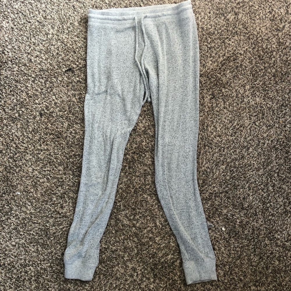 gray leggings